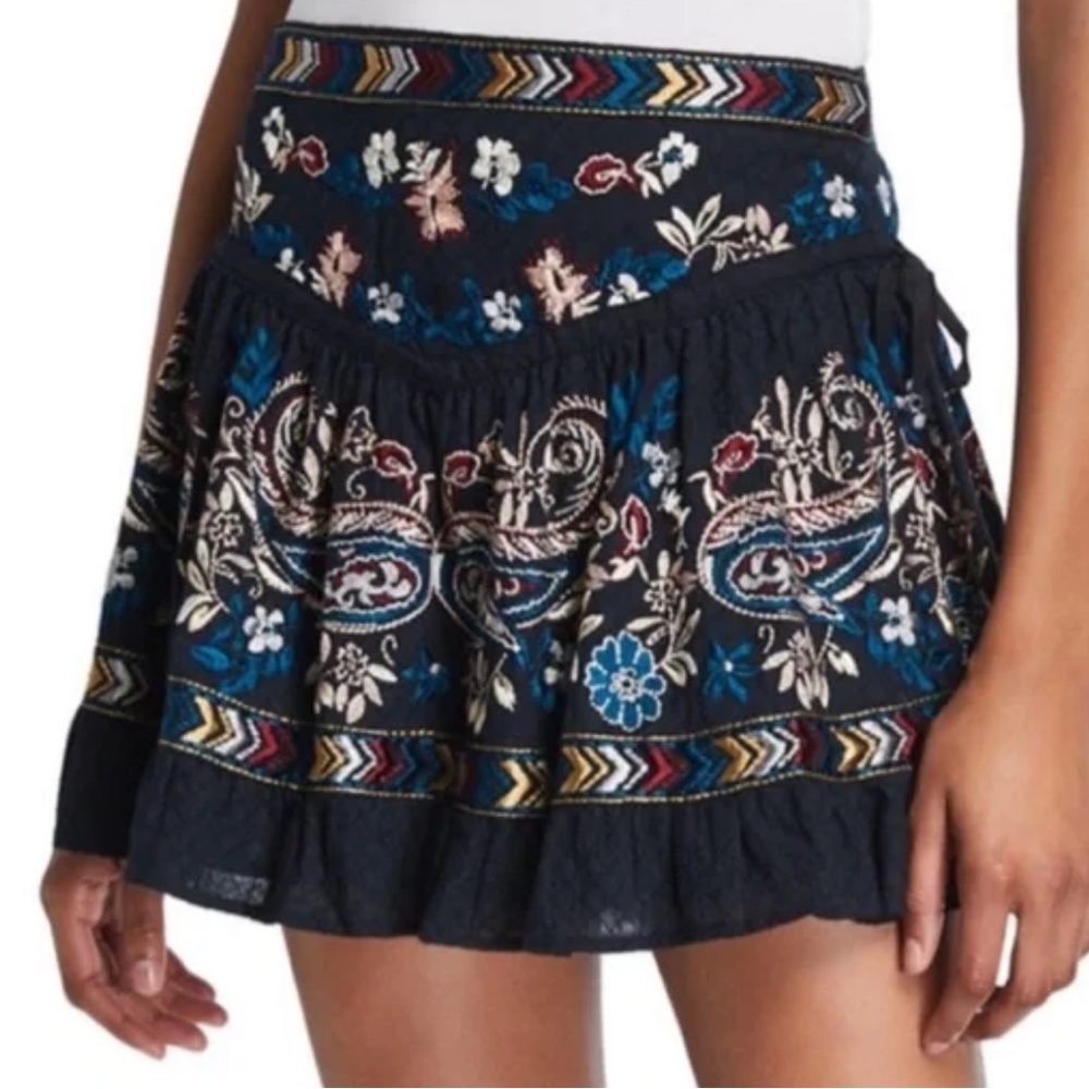 NWT Anthropologie Love Sam mini skirt w boho embroidery & side tassels size M